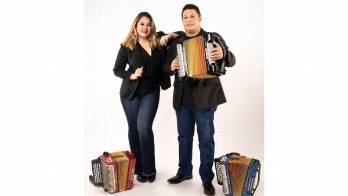 Juancín quedó con las piernas de trapo cuando se enteró que será abuelo