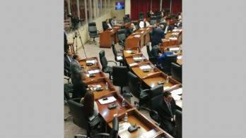 Los diputados hablaron en incidencia.
