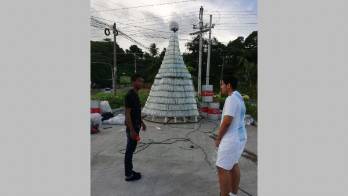 Mide 4.5 metros de altura.