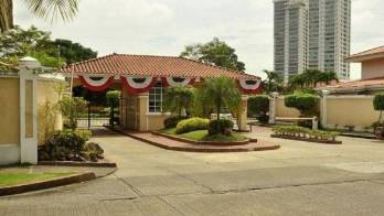 Una mansión en la barriada Costa Serena, en Costa del Este, tiene un costo promedio entre $900 mil y $1.4 millón.