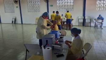 Mil reclusos se niegan a colocarse la tercera dosis de refuerzo