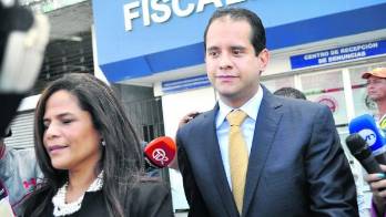 Actualmente reside en Italia.