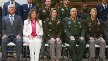 La jefa del Comando Sur de los EE.UU., Laura Richardson, participa en el encuentro en Ecuador.