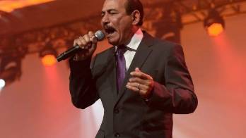 Charlie es el artista internacional invitado.