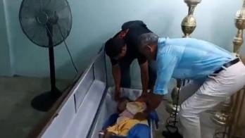 Revivió en su velorio, tras 7 días en intensivos ahora sí falleció