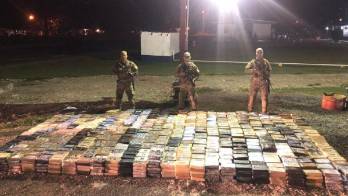 Parte de la sustancia ilícita decomisada