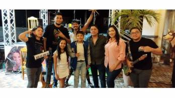 Hace canción para llevar arte a los estudiantes de Herrera