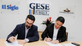 Firma del acuerdo de colaboración.