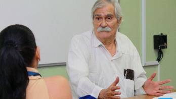 El primer graduado de la Escuela de Periodismo de la UP