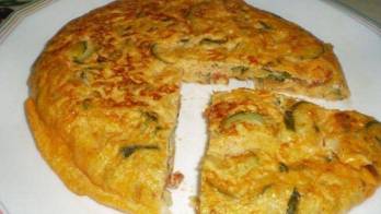 Torta de huevo con jamón y queso