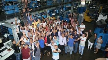 Ambos periódicos serán manejados por la fundación ‘Publicando Historias' que tendrá el 51% de las acciones.