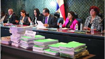 Comisión de Credenciales admitió una denuncia contra el magistrado Benavides.