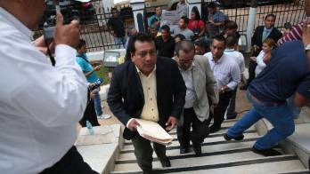 Gunas están enfurecidos.