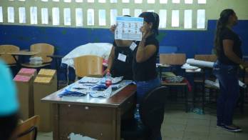 Conteo de boletas de votación en las elecciones generales de 2019.