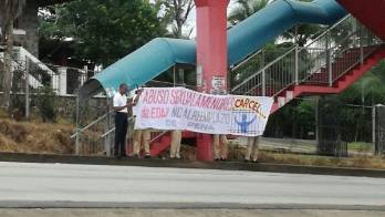Ayer estudiantes y docentes protestaron.