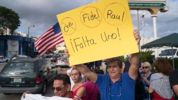 La calle 8 se llenó de cubanos.