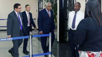 El diputado Mario Lazarus junto a su abogado en la Corte Suprema.