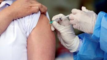 El 70% de la población en Colombia ya cuenta con dos dosis.