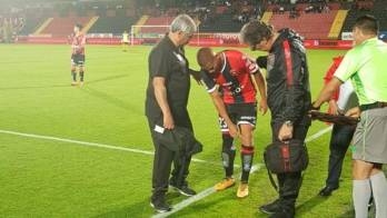 El bocatoreño salió de cambio apenas a los 2 minutos en el juego del pasado miércoles.
