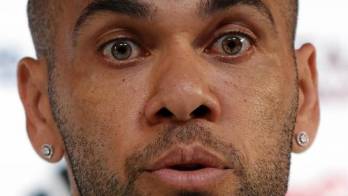 Alves pide la libertad alegando el traslado de sus hijos y la acusación lo ve ficticio