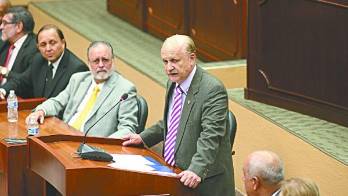 El magistrado Pinilla afirmó que por consejos de su familia no va a la reelección.