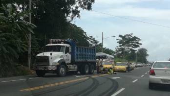El accidente causó tranque vehicular por varias horas en el vía