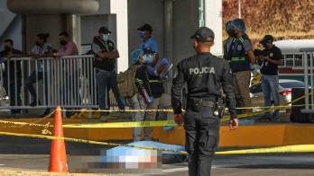 Se fumó cinco cigarrillos y luego se aventó del metro