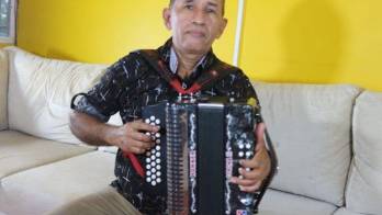 Marcelino Guerra se goza del concurso en su honor