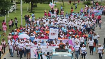 Con caminata conmemoran el mes de la prevención del cáncer de mama y próstata