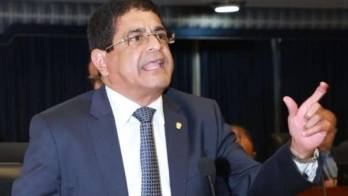 El diputado Bernardino González fue postulado al Parlacen por el PP