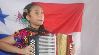 Doris Alexandra, prodigio del violín y el acordeón