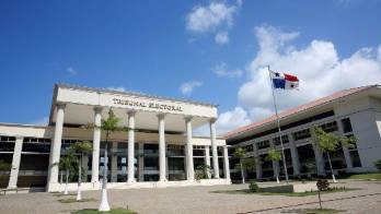 Debate entre precandidatos independientes quedó en nada
