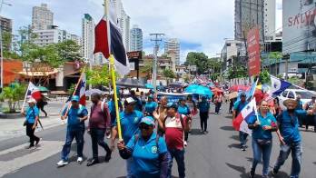 Los educadores han estado en las calles desde el pasado 23 de abril.