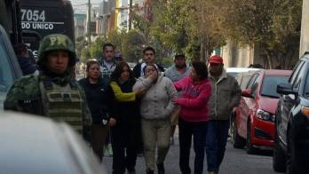 Cinco personas mueren al descarrilarse tren de carga en centro de México