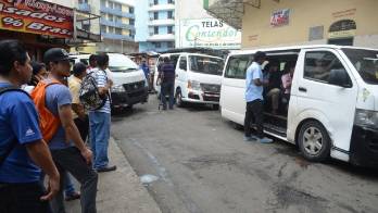 Roban a pasajeros en busito pirata ruta Arraiján ciudad.