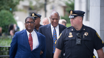 Bill Cosby llega a un tribunal de EE.UU. para oír la lectura de su sentencia