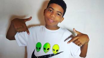 Residente apadrina la carrera del joven rapero venezolano Emblema MC