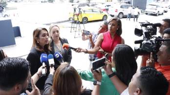 Autoridades del Ministerio de Educación.