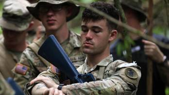 Militares de Panamá y Estados Unidos participaron en ejercicios de entrenamiento en la selva, cerca de la Base Aeronaval Almirante Cristóbal Colón, en Sherman, provincia de Colón, el 6 de febrero de 2026.