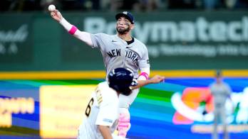 José Caballero inició trabajos en el campo como parte de su recuperación con los Yankees de Nueva York tras una fractura en el dedo medio de la mano derecha.