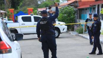 Unidades policiales acordonaron el área donde ocurrió la persecución y el ataque armado.