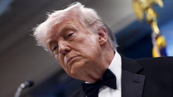 El presidente de Estados Unidos, Donald Trump, durante la rueda de prensa de este sábado en la noche tras el tiroteo en la Cena de Corresponsales de la Casa Blanca. EFE/Will Oliver