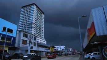 Con lluvias de variada intensidad durante el día y posibilidad de tormentas eléctricas.