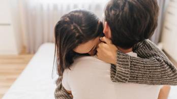 Henry Betsey Jr., debía tener una buena suma en el banco, para mantener tres hogares