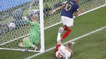 2-1. Francia, primera clasificada para octavos con doblete de Mbappe