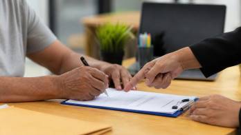 El CEPADEM reconoce la deuda y los intereses correspondientes a las retenciones del décimo tercer mes realizadas entre 1972 y 1983.