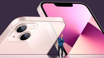 Apple presenta el iPhone 13, de diseño similar al 12 y con la cámara mejorada
