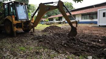 La ministra Lucy Molinar entregó órdenes de proceder para obras.