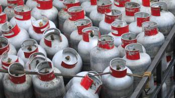 Los inspectores de Acodeco revisan periódicamente los cilindros de gas para detectar posibles irregularidades en el peso del producto.