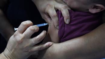 En 2025, bajo el esquema del Programa Ampliado de Inmunización del Ministerio de Salud (PAI), se vacunó contra el sarampión al 95% de la población infantil de 1 a 4 años en Panamá.